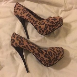 DIVA Lounge Leopard platform heels.  Size 8.